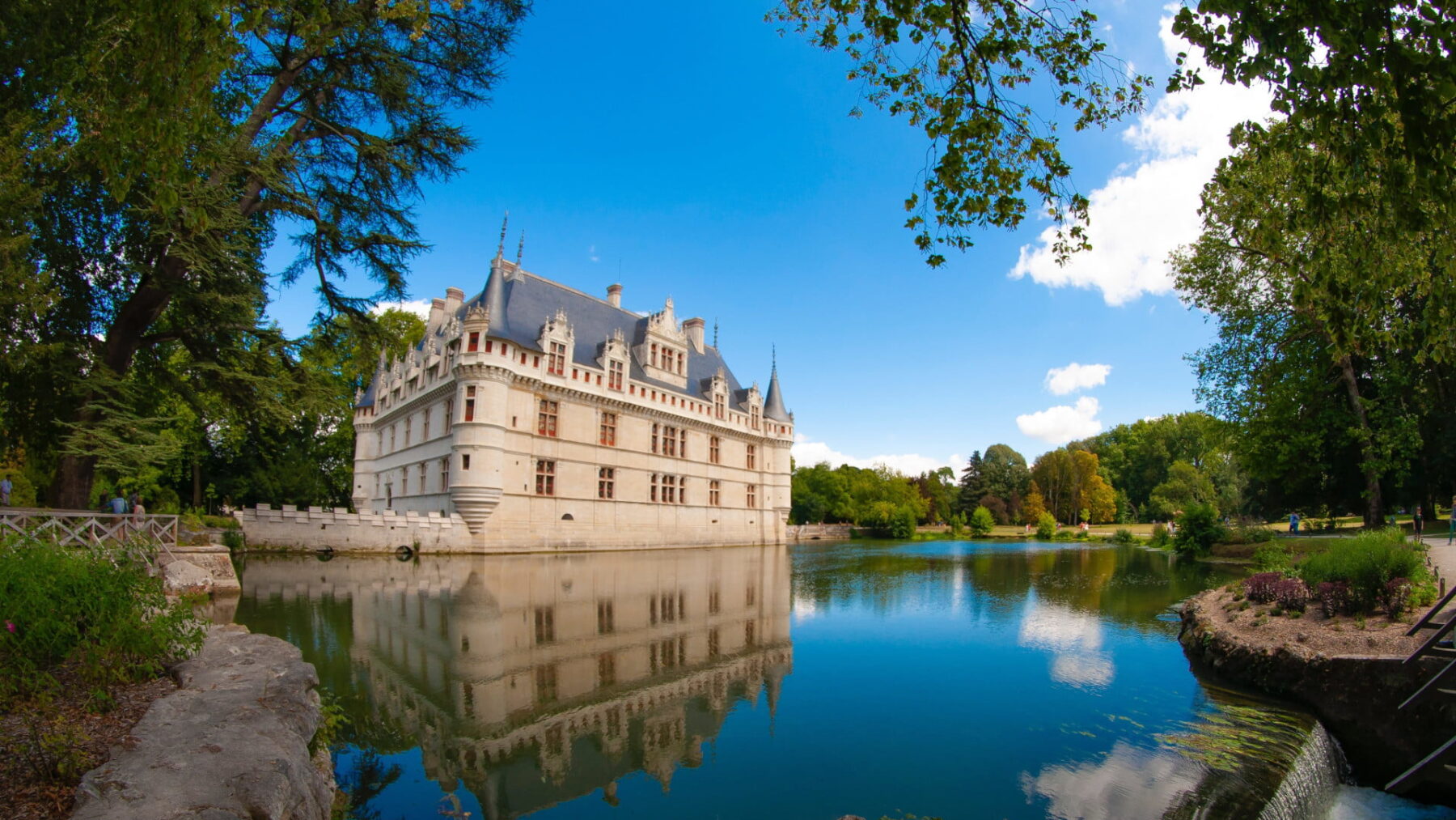 Loire Valley Luxury Cycling Holidays