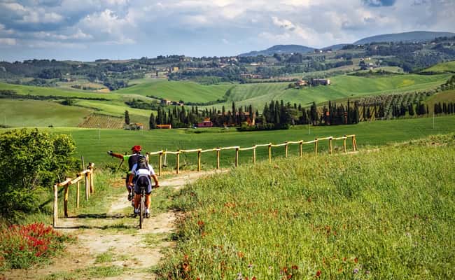 How to Plan a Spring Cycling Holiday for Friends