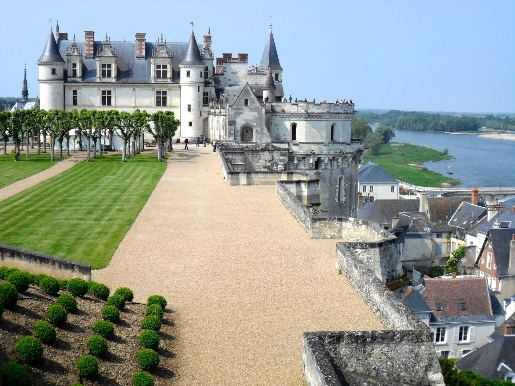 Chateaux Cycling Holidays