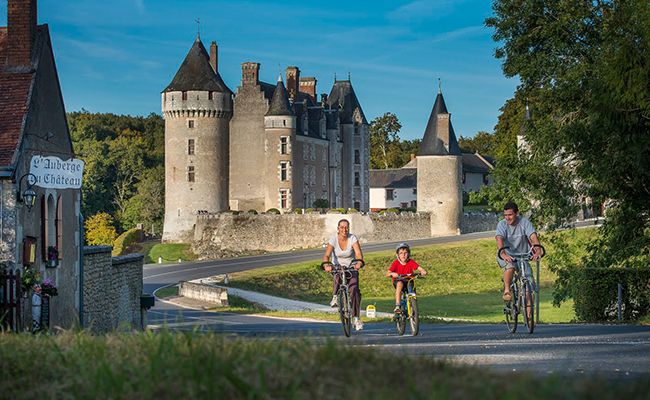 Family Cycling Holidays France: Family Cycling in the Loire