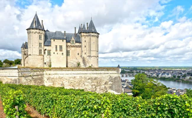 Discover The Enchanting Loire Valley: Saumur castle